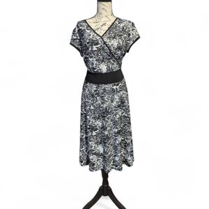 Size S Reina black an white animal print dress